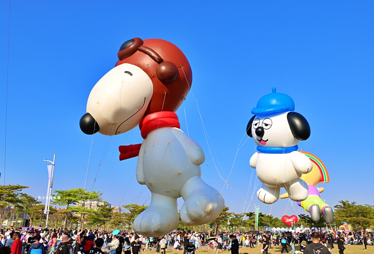 2025 OPEN!夢時代大氣球遊行‧OPEN大氣球遊行來了！高雄夢時代熱鬧登場，超過20組卡通偶像 OPEN! RUN氣球路跑!!