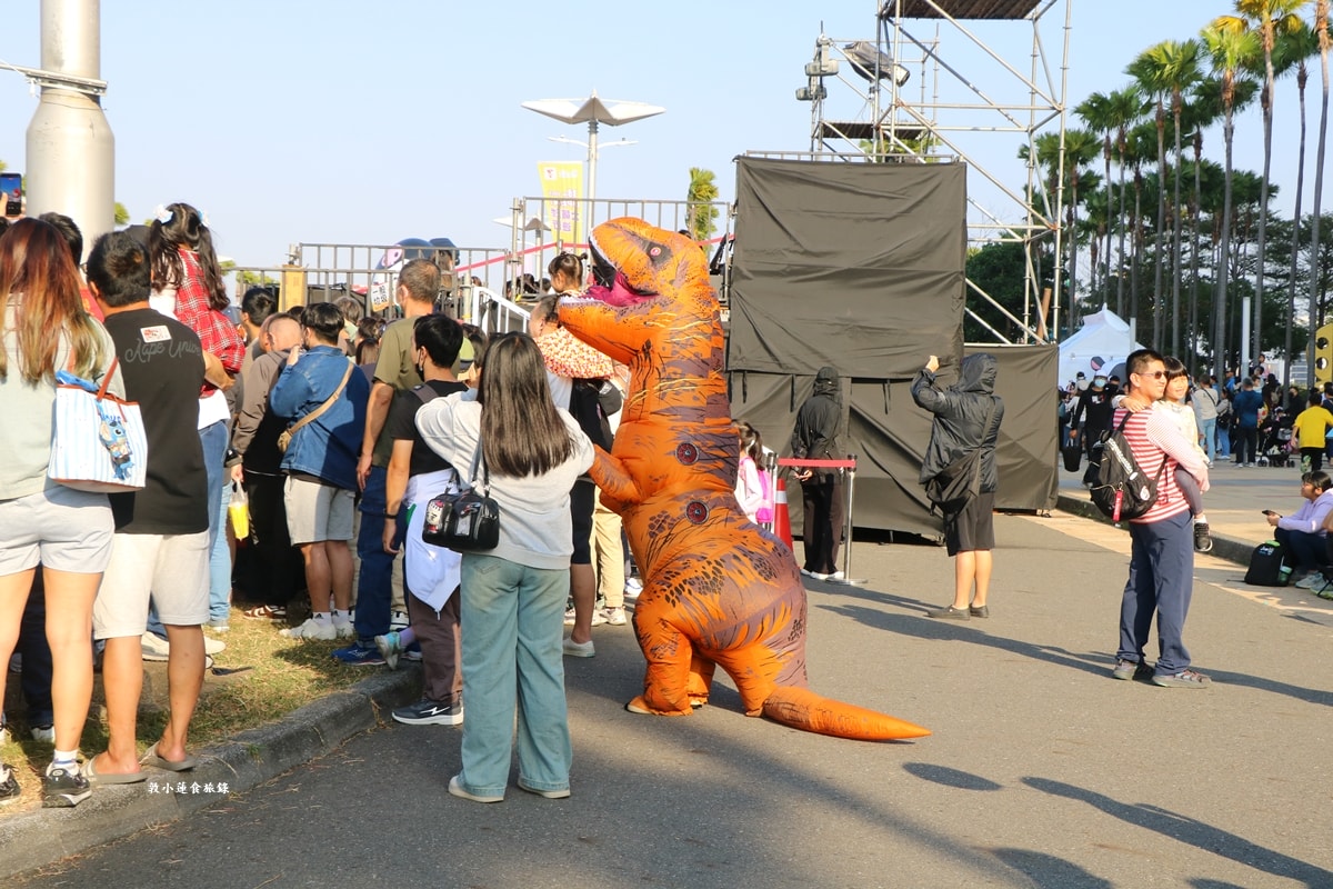 2025 OPEN!夢時代大氣球遊行‧OPEN大氣球遊行來了！高雄夢時代熱鬧登場，超過20組卡通偶像 OPEN! RUN氣球路跑!!