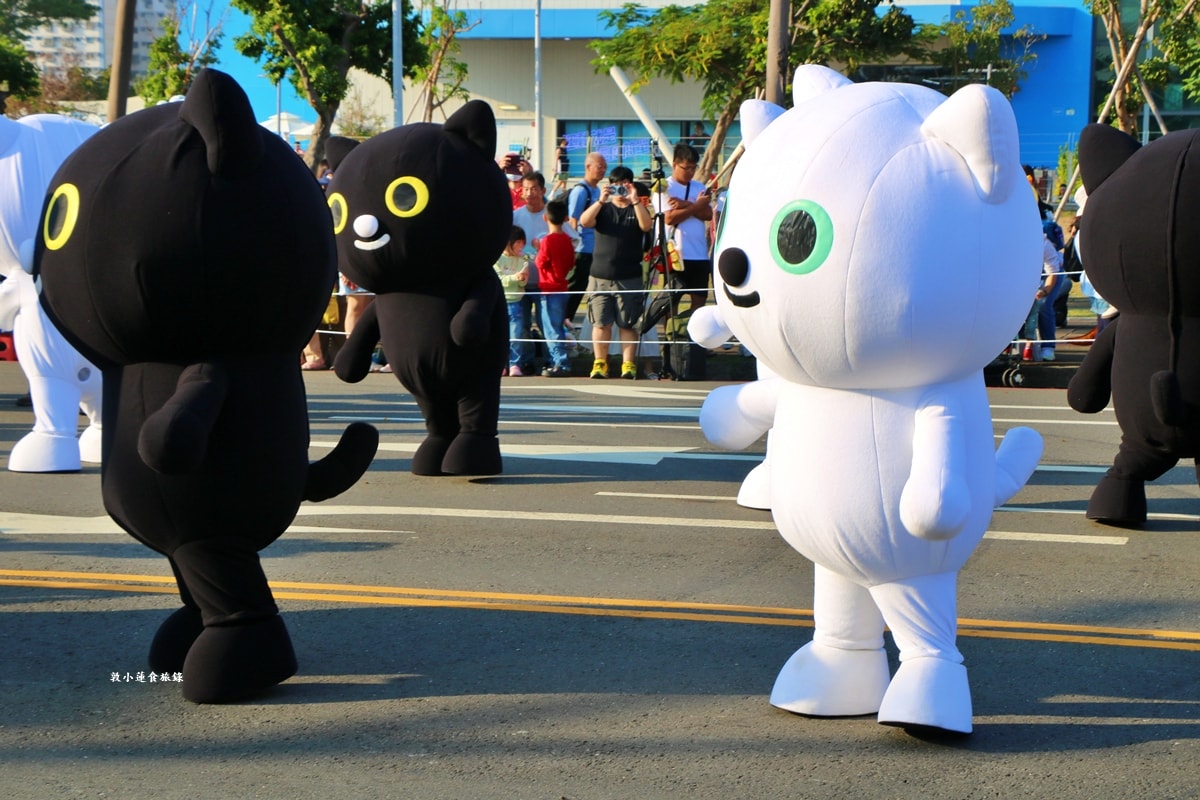 2025 OPEN!夢時代大氣球遊行‧OPEN大氣球遊行來了！高雄夢時代熱鬧登場，超過20組卡通偶像 OPEN! RUN氣球路跑!!