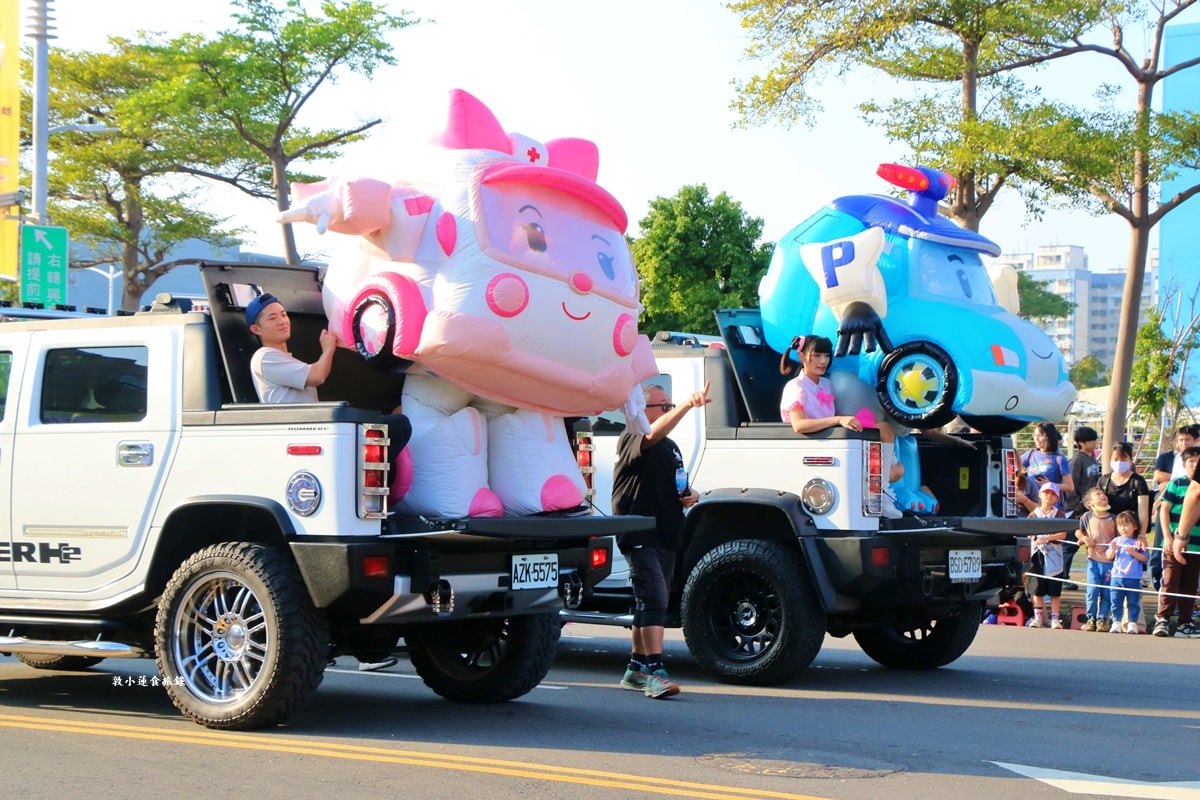 2025 OPEN!夢時代大氣球遊行‧OPEN大氣球遊行來了！高雄夢時代熱鬧登場，超過20組卡通偶像 OPEN! RUN氣球路跑!!