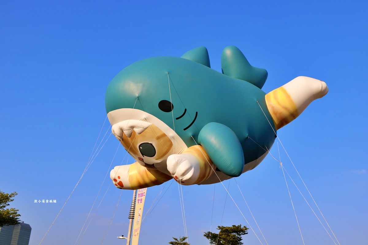 2025 OPEN!夢時代大氣球遊行‧OPEN大氣球遊行來了！高雄夢時代熱鬧登場，超過20組卡通偶像 OPEN! RUN氣球路跑!!