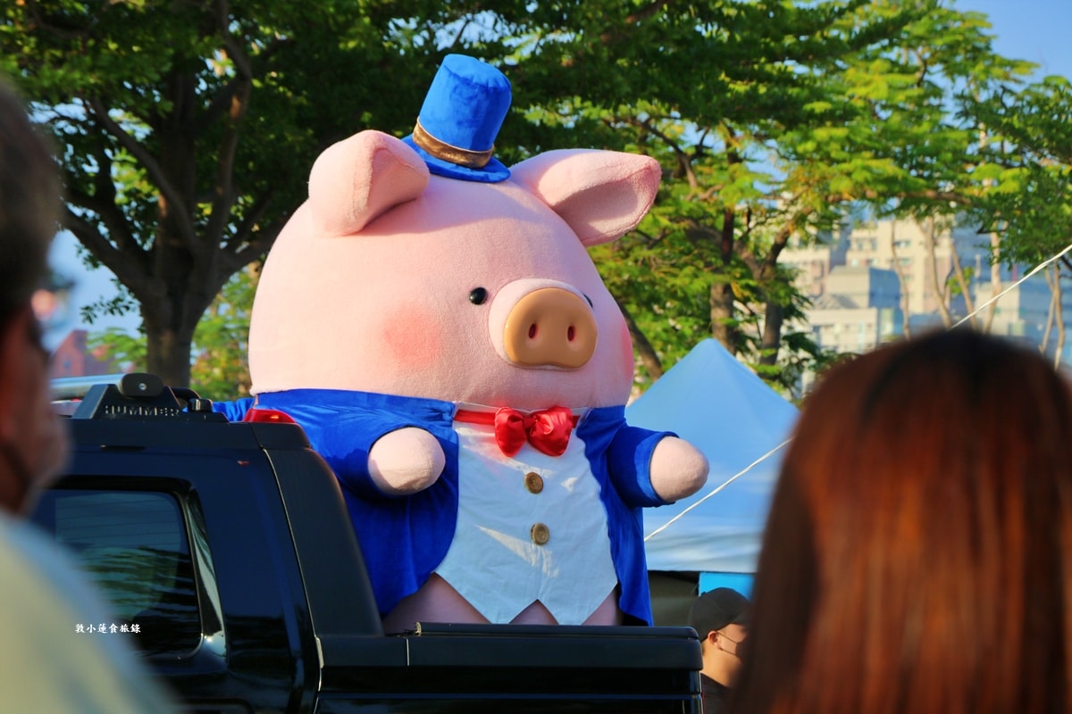 2025 OPEN!夢時代大氣球遊行‧OPEN大氣球遊行來了！高雄夢時代熱鬧登場，超過20組卡通偶像 OPEN! RUN氣球路跑!!