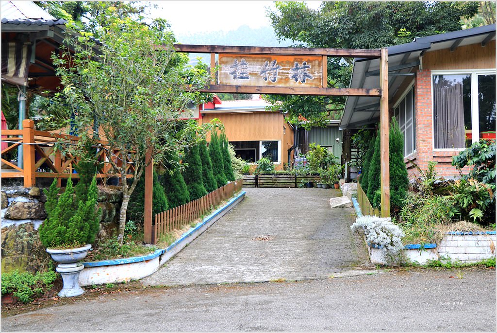 桂竹林休閒餐廳‧古坑特色餐廳,預約才吃的到咖啡黃金甕仔雞、好喝養生香菇雞湯以及無敵下飯筍乾爌肉 - 第3張圖 IMG_8001