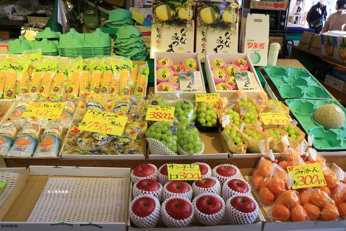 【北海道函館】函館朝市‧海鮮控看這裡,帝王蟹當早餐,滿當當海鮮料理等你逛 - 第34張圖