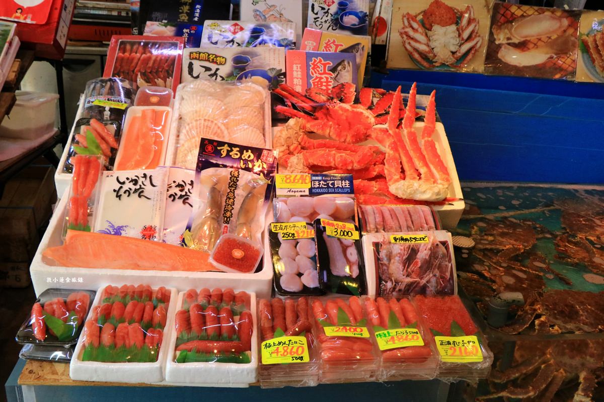 【北海道函館】函館朝市‧海鮮控看這裡,帝王蟹當早餐,滿當當海鮮料理等你逛 - 第29張圖