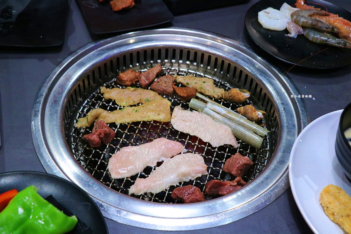 小琉球雀爾思燒肉Cheers Beer & Barbecue‧小琉球室內最大無煙燒肉店,海鮮、鮮蝦、牛肉、生蚵無限量供應吃到飽 - 第38張圖