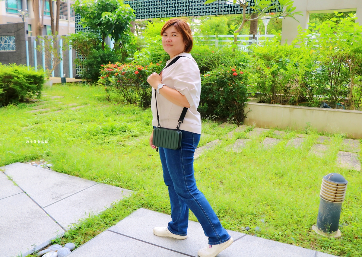 【旅行好物】Travel Blue 英國藍旅‧旅途有型經典款禮盒,親膚烤漆斜背包新品上市,寧靜頸枕人體工學設計,柔軟舒適旅行長途必備!! - 第7張圖