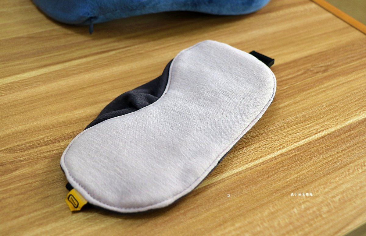 【旅行好物】Travel Blue 英國藍旅‧旅途有型經典款禮盒,親膚烤漆斜背包新品上市,寧靜頸枕人體工學設計,柔軟舒適旅行長途必備!! - 第16張圖