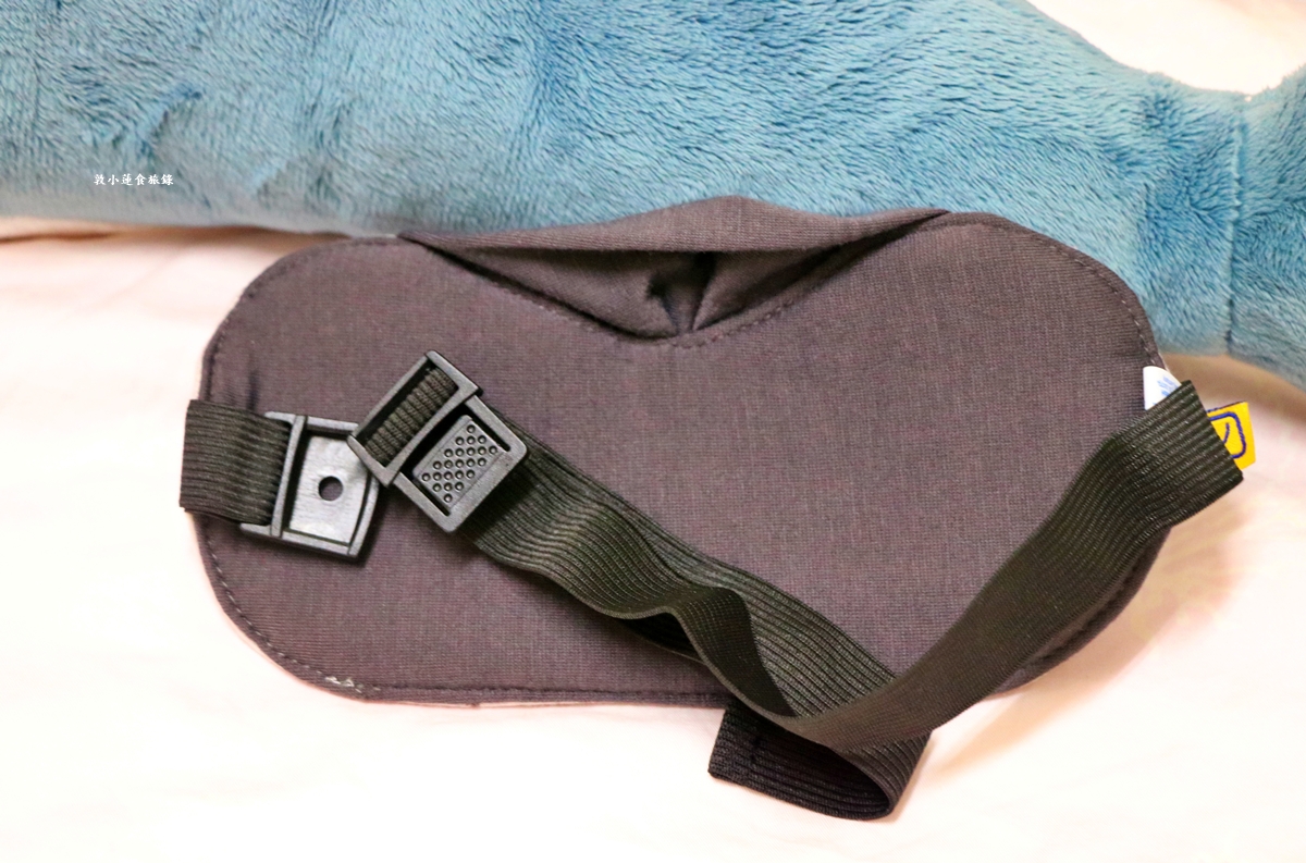 【旅行好物】Travel Blue 英國藍旅‧旅途有型經典款禮盒,親膚烤漆斜背包新品上市,寧靜頸枕人體工學設計,柔軟舒適旅行長途必備!! - 第17張圖