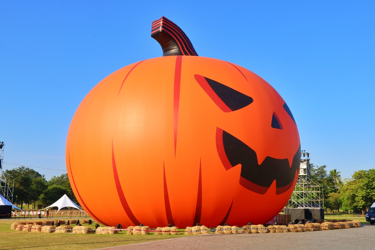 𝟐𝟎𝟐𝟓 萬聖節武營來搗蛋‧大鵬展翅不奇特,南瓜展翅才飛天!! 22 公尺巨型南瓜降臨衛武營,不給糖就搗蛋!! - 第37張圖 𝟐𝟎𝟐𝟓 萬聖節武營來搗蛋‧大鵬展翅不奇特,南瓜展翅才飛天!! 22 公尺巨型南瓜降臨衛武營,不給糖就搗蛋!!