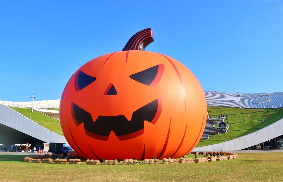 𝟐𝟎𝟐𝟓 萬聖節武營來搗蛋‧大鵬展翅不奇特,南瓜展翅才飛天!! 22 公尺巨型南瓜降臨衛武營,不給糖就搗蛋!! - 第34張圖 𝟐𝟎𝟐𝟓 萬聖節武營來搗蛋‧大鵬展翅不奇特,南瓜展翅才飛天!! 22 公尺巨型南瓜降臨衛武營,不給糖就搗蛋!!