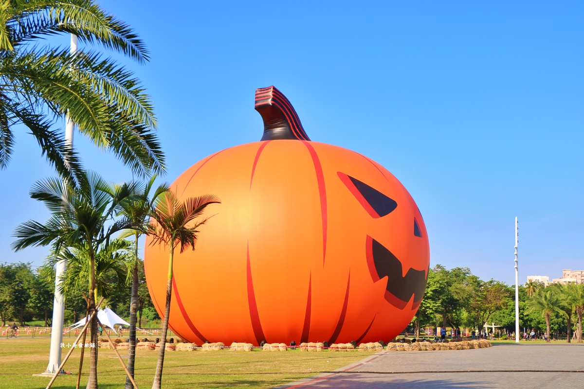 𝟐𝟎𝟐𝟓 萬聖節武營來搗蛋‧大鵬展翅不奇特,南瓜展翅才飛天!! 22 公尺巨型南瓜降臨衛武營,不給糖就搗蛋!! - 第20張圖 𝟐𝟎𝟐𝟓 萬聖節武營來搗蛋‧大鵬展翅不奇特,南瓜展翅才飛天!! 22 公尺巨型南瓜降臨衛武營,不給糖就搗蛋!!