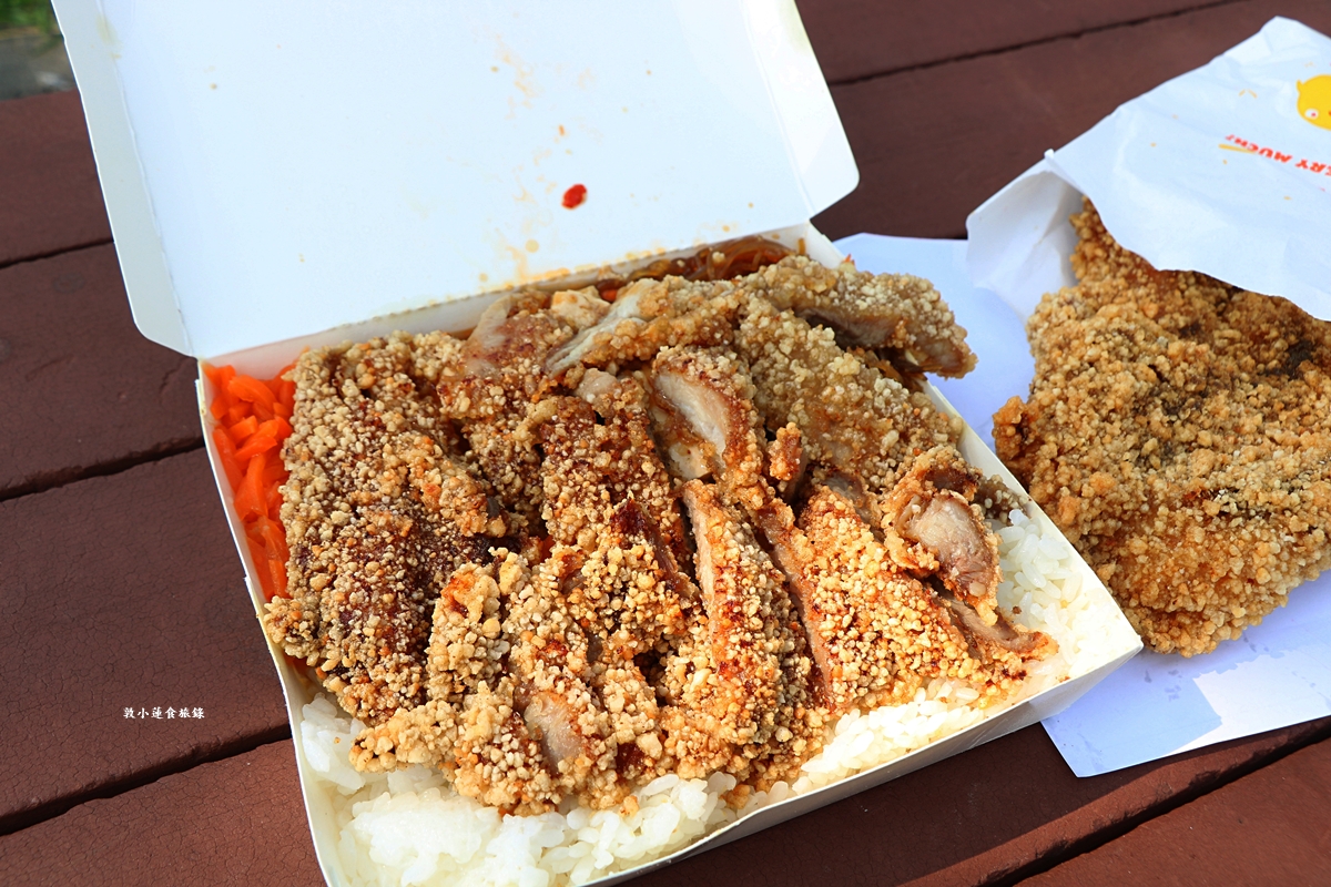 翰鼎豆乳豬‧文藻校區最夯的排隊便當,百元份量多到嚇嚇叫的豆乳豬飯!! - 第11張圖