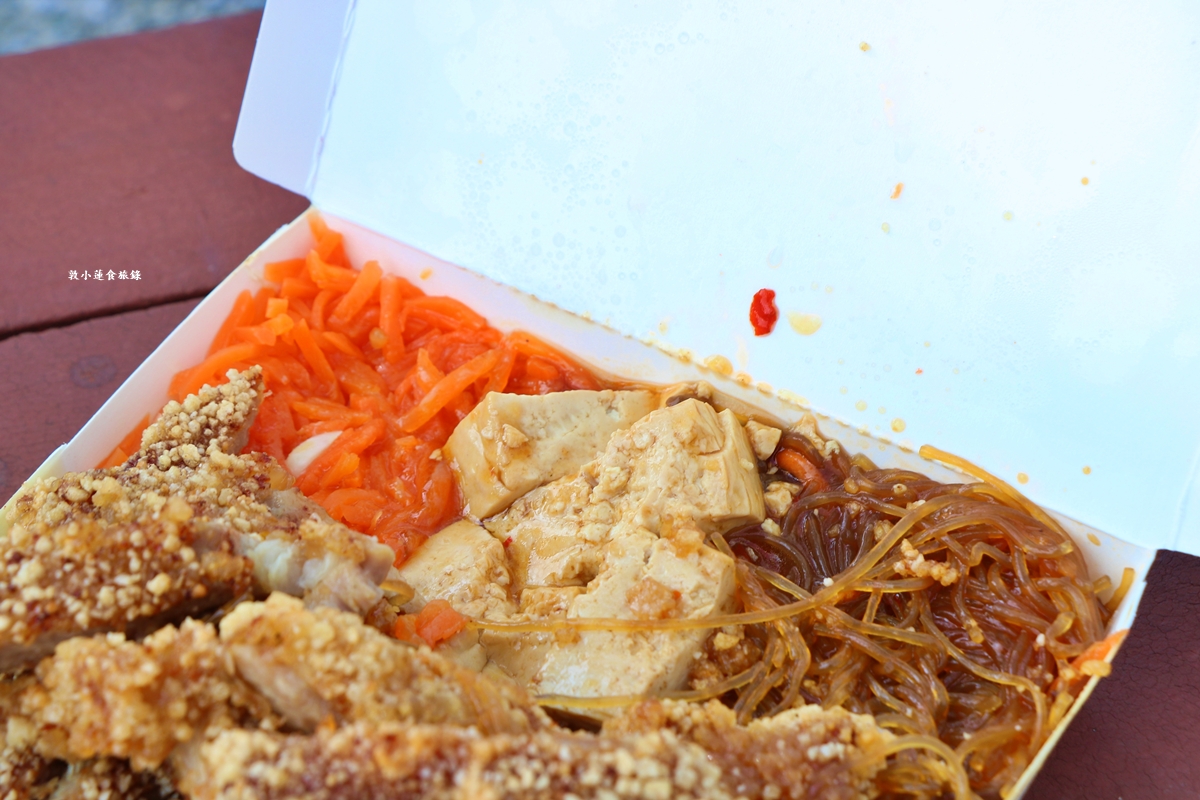 翰鼎豆乳豬‧文藻校區最夯的排隊便當,百元份量多到嚇嚇叫的豆乳豬飯!! - 第13張圖