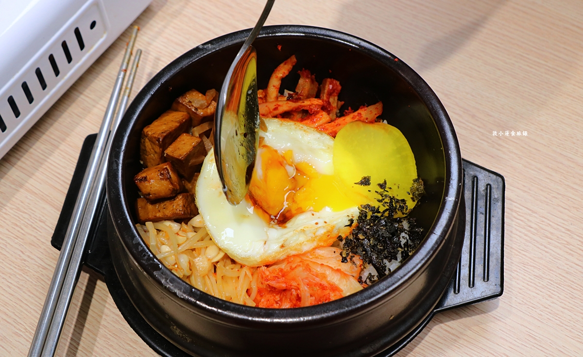 玫瑰私藏＆一日三餐‧巷弄中超低調的家庭韓式料理，不用300元就能吃到200g的龍蝦豆腐個人鍋，份量極多平價聚餐首選!!