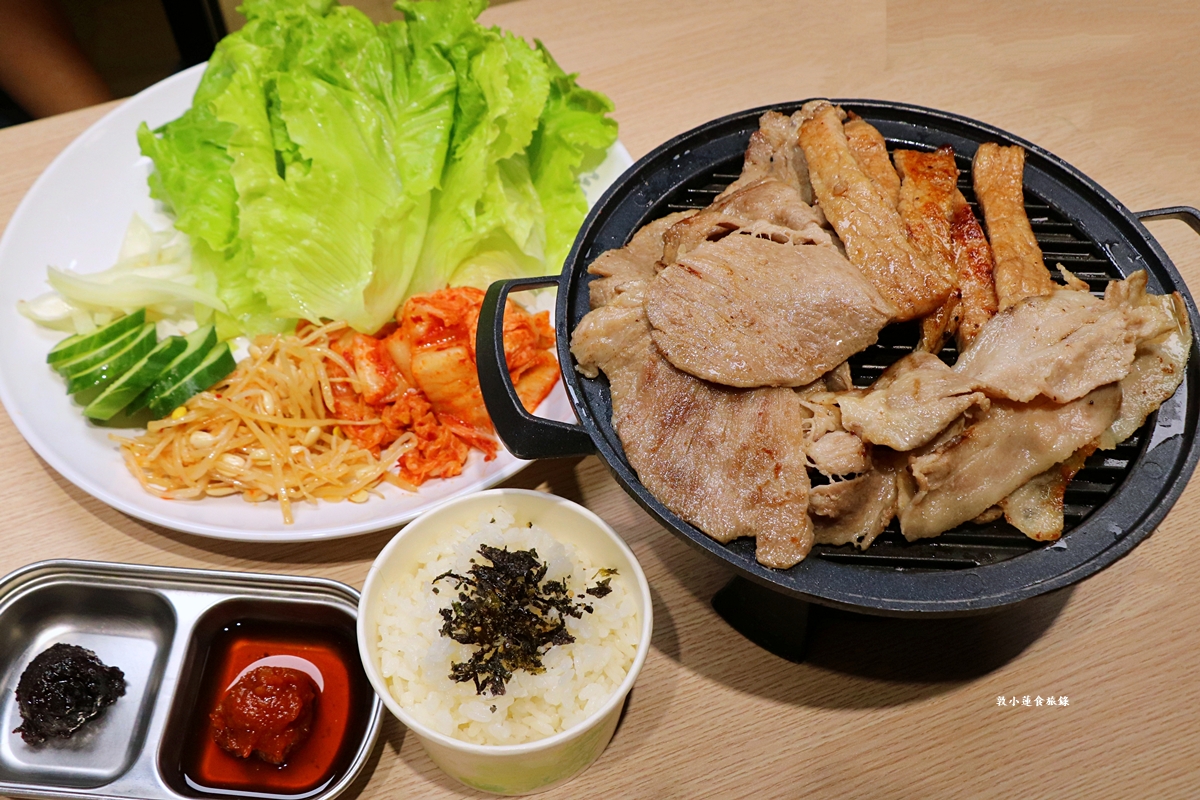 玫瑰私藏＆一日三餐‧巷弄中超低調的家庭韓式料理，不用300元就能吃到200g的龍蝦豆腐個人鍋，份量極多平價聚餐首選!!