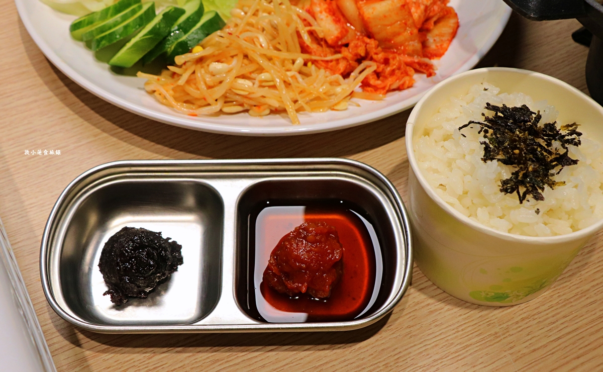 玫瑰私藏＆一日三餐‧巷弄中超低調的家庭韓式料理，不用300元就能吃到200g的龍蝦豆腐個人鍋，份量極多平價聚餐首選!!