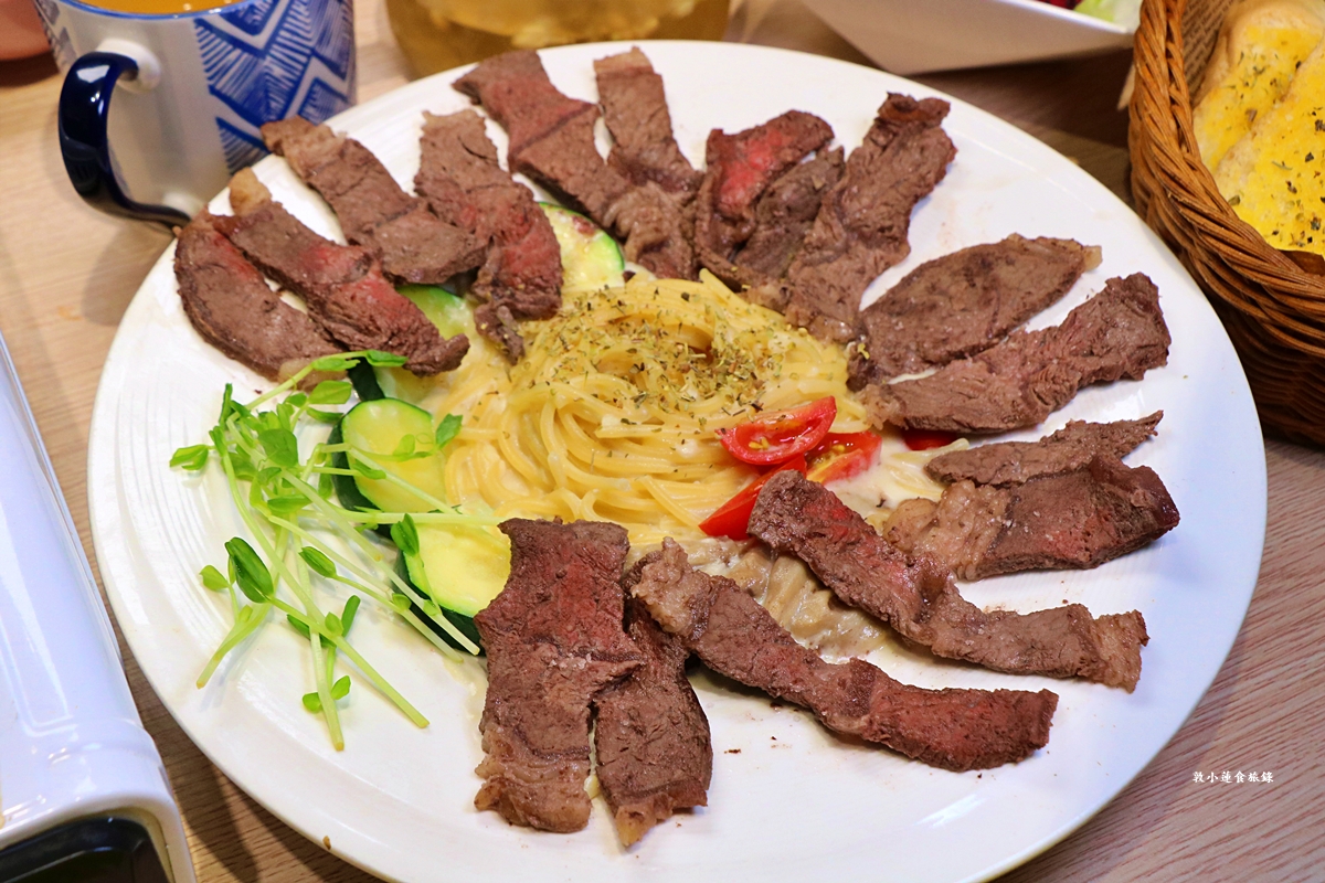 玫瑰私藏＆一日三餐‧巷弄中超低調的家庭韓式料理，不用300元就能吃到200g的龍蝦豆腐個人鍋，份量極多平價聚餐首選!!