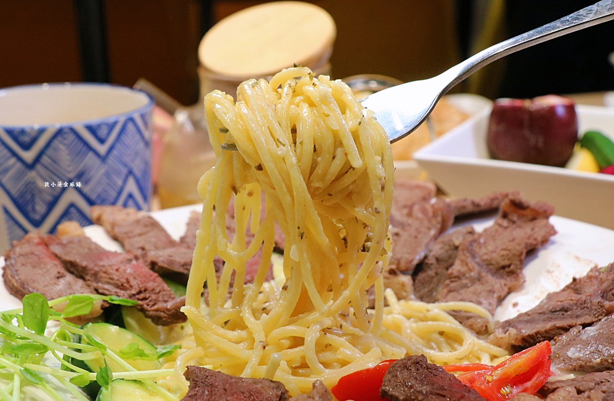 玫瑰私藏＆一日三餐‧巷弄中超低調的家庭韓式料理，不用300元就能吃到200g的龍蝦豆腐個人鍋，份量極多平價聚餐首選!!