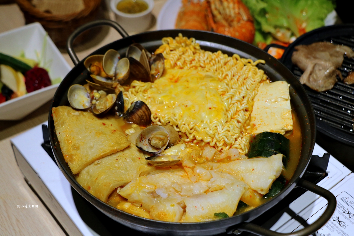 玫瑰私藏＆一日三餐‧巷弄中超低調的家庭韓式料理，不用300元就能吃到200g的龍蝦豆腐個人鍋，份量極多平價聚餐首選!!