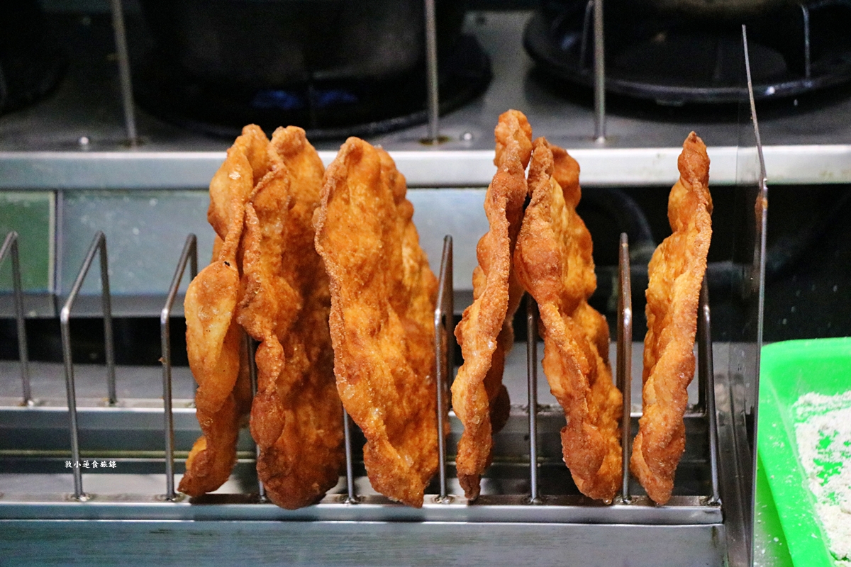 竹力亭 台南復國總店‧雞排炸蛋沙拉蔥油餅，超夯超狂排隊下午茶，在地人最推的午茶點心!!!