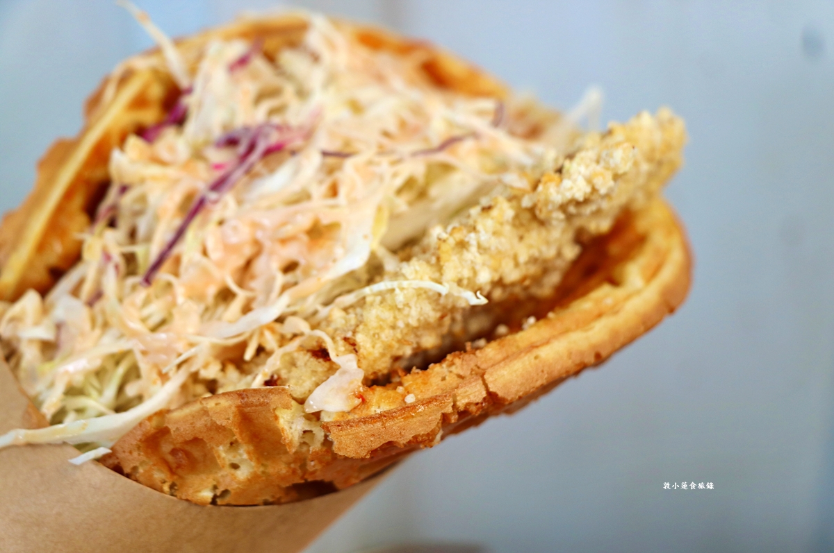 竹力亭 台南復國總店‧雞排炸蛋沙拉蔥油餅，超夯超狂排隊下午茶，在地人最推的午茶點心!!!