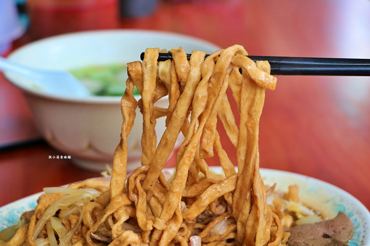 阿婆意麵‧師大公園旁的六十年炒麵攤,古早味的炒意麵酸甜口感,銅板美食物超所值!! - 第11張圖 阿婆意麵‧師大公園旁的六十年炒麵攤,古早味的炒意麵酸甜口感,銅板美食物超所值!!