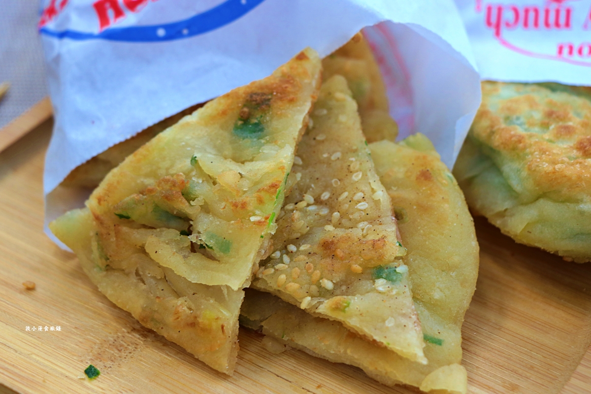 壽昌路無名餡餅/蔥油餅/韭菜盒‧三十年手工餡餅攤車,在地人最推薦的台式下午茶 - 第9張圖 壽昌路無名餡餅/蔥油餅/韭菜盒‧三十年手工餡餅攤車,在地人最推薦的台式下午茶