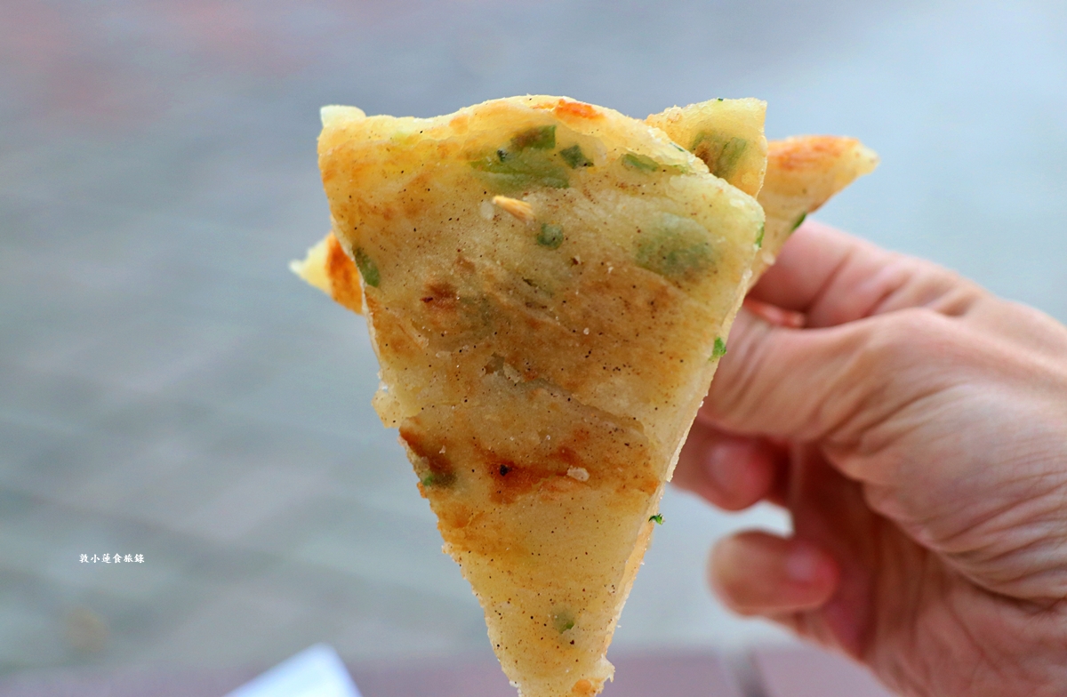 壽昌路無名餡餅/蔥油餅/韭菜盒‧三十年手工餡餅攤車,在地人最推薦的台式下午茶 - 第10張圖 壽昌路無名餡餅/蔥油餅/韭菜盒‧三十年手工餡餅攤車,在地人最推薦的台式下午茶