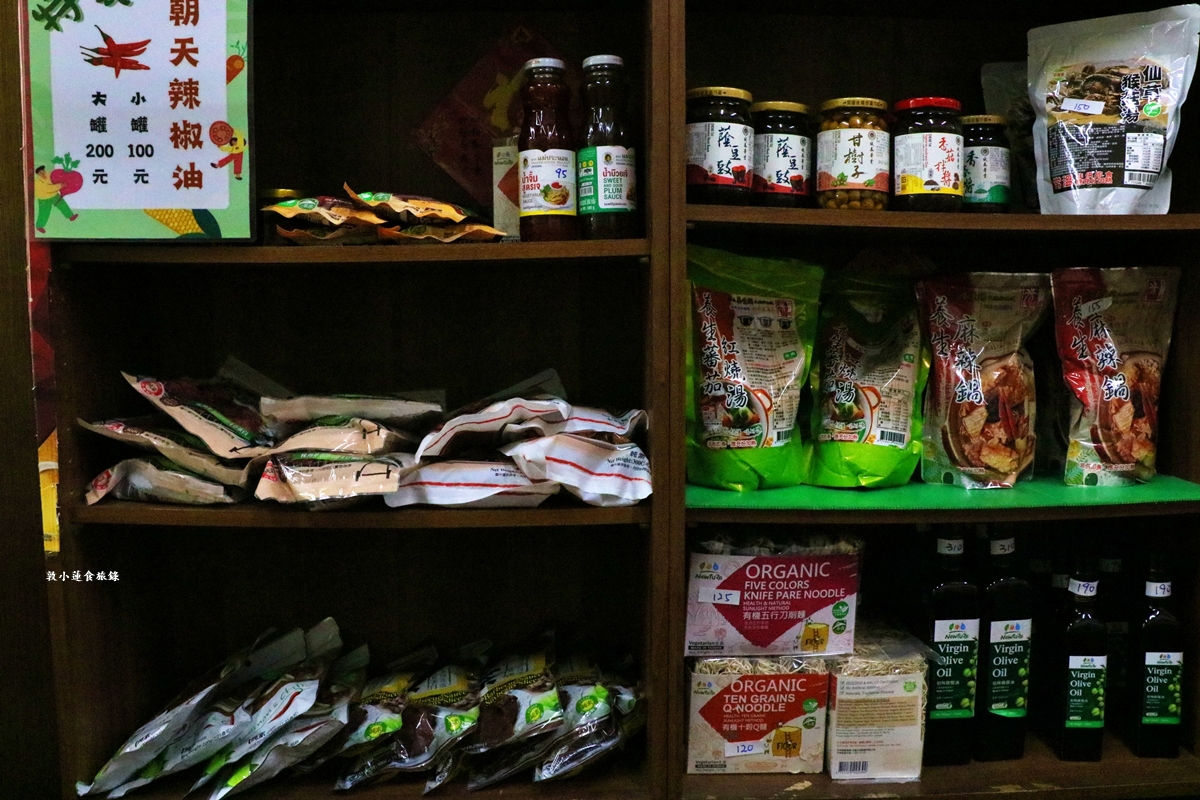 素然起勁記膳堂‧仁武最受歡迎的素食店，CP值超高現點現做，推薦炒麵!!